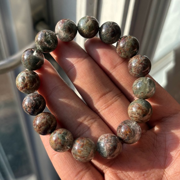 Garden Quartz Lodolite Crystal Bracelet 13mm - Picture 8 of 10